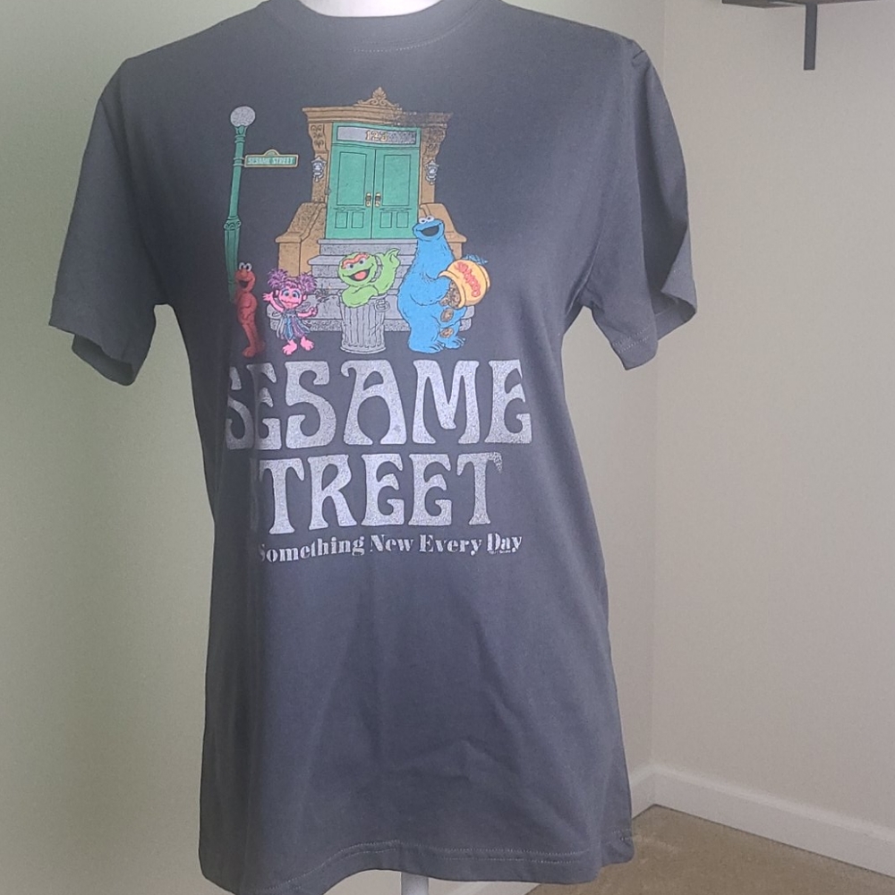 Sesame Street graphic tee